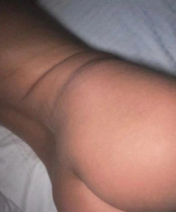 💋 Со мной ты сможешь расслабиться и насладиться моментами страсти. У меня есть отличные отзывы от довольных клиентов, которые оценили мои услуги на высшем уровне. Мы можем провести время в моей уютной квартире или я с удовольствием приеду к тебе. 🏠 Я готова показать тебе мои фото, чтобы ты увидел, какая я красивая и сексуальная. 💃 Чем еще могу тебе угодить? Ты не пожалеешь, если выберешь меня. Жду твоего звонка! 💞 Регина